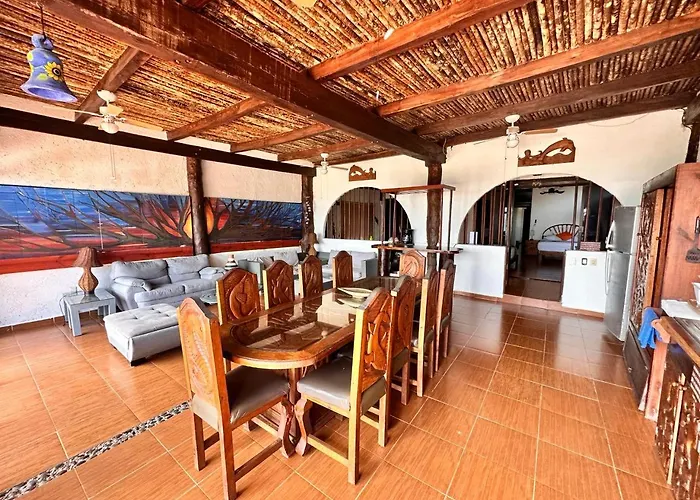 Chillaxing Front House Hotel 3*